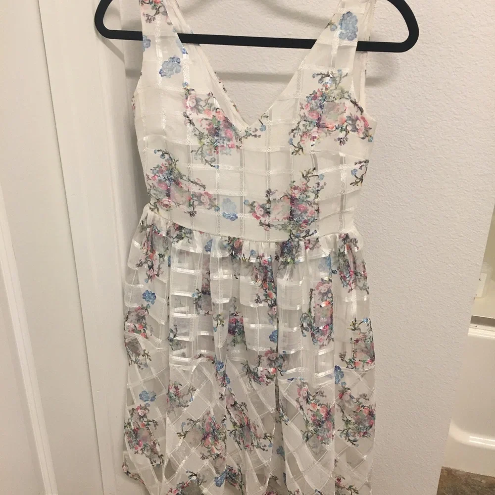 ✨ Moving sale 🚗- Anthropologie Maeve Peony Floral dress, Size 0 - Picture 4 of 10